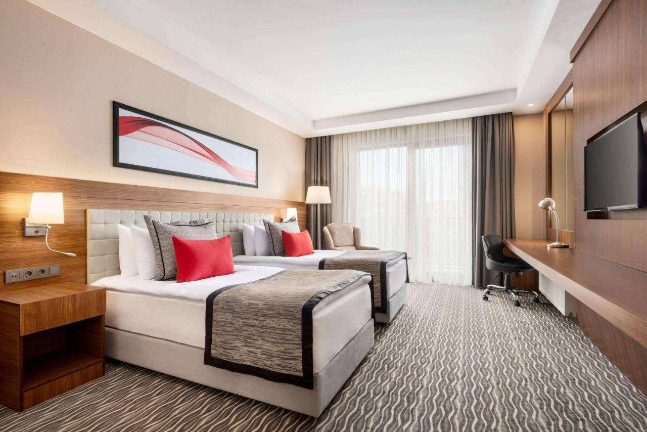 Ramada By Wyndham Nigde Hotel Exterior photo