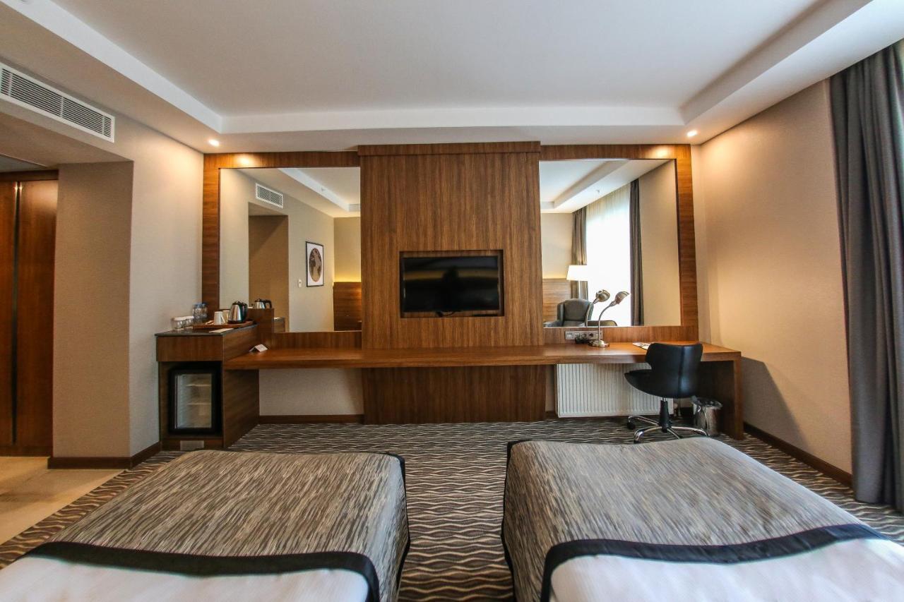 Ramada By Wyndham Nigde Hotel Exterior photo